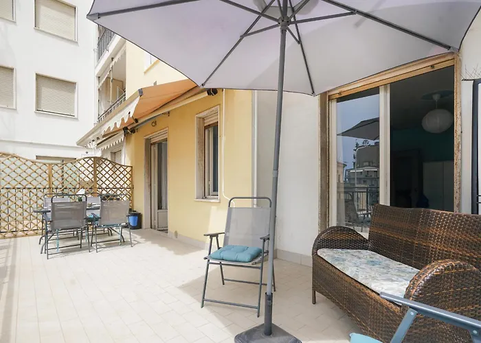 1 Bedroom Lovely In Lägenhet Arma di Taggia