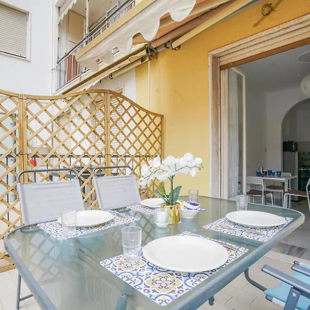 Apartment 1 Bedroom Lovely In *